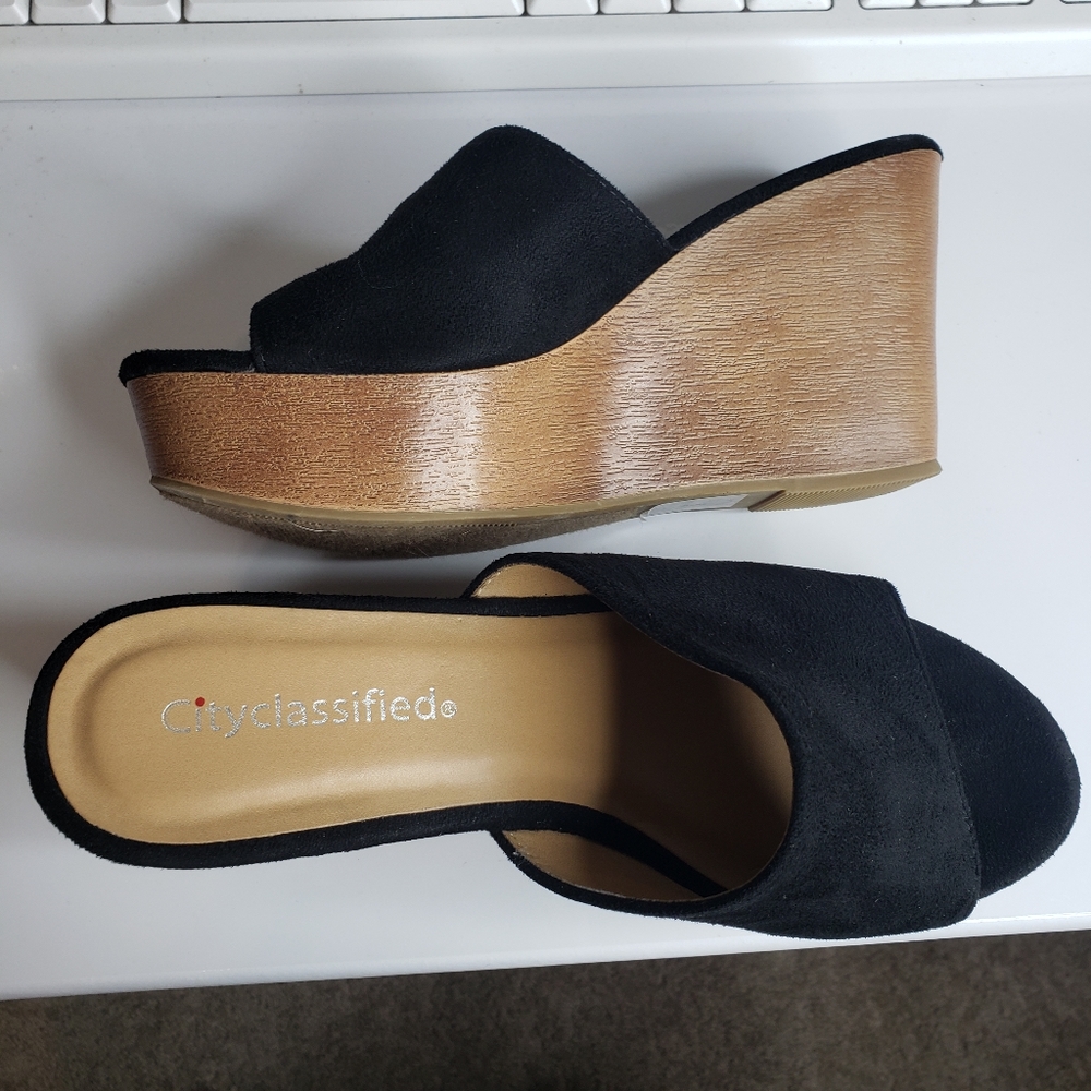 City class lightweight black platform wedge sandal